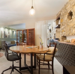 table arrondi en forme Ã©corce (crÃ©ation ALCHUTEGUY MORTALENA)