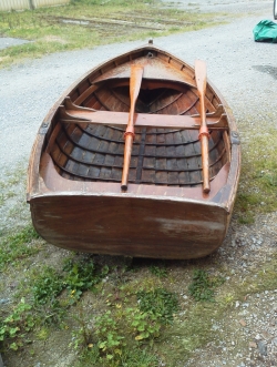 une barque Ã  restaurer<br /><br />
(avant)